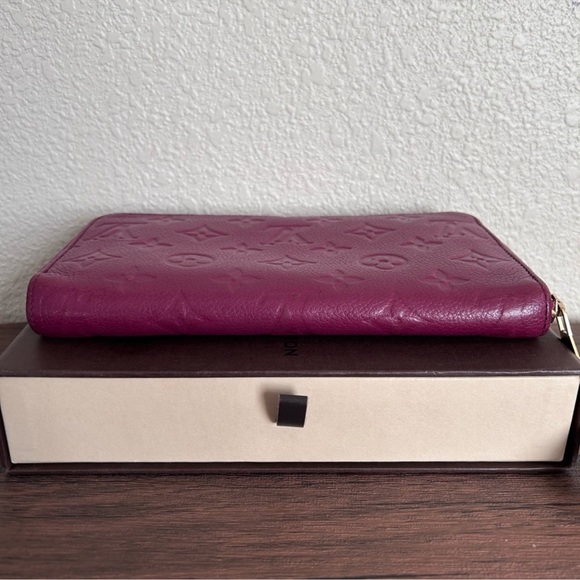 LOUIS VUITTON Monogram Empreinte Leather Zippy Organizer Wallet 7.6”L x 1”W x4”H - Picture 10 of 11